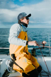 maxime mesnil - responsable nautique yacht club cherbourg - coach entrainement monotype