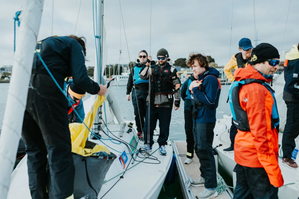 cours collectif en voile habitable - apprendre a naviguer à cherbourg - yacht club de cherbourg